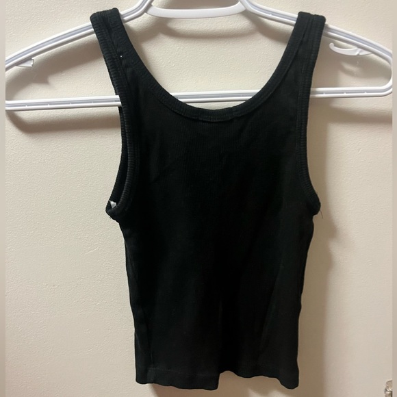 Black tank top - Picture 2 of 2